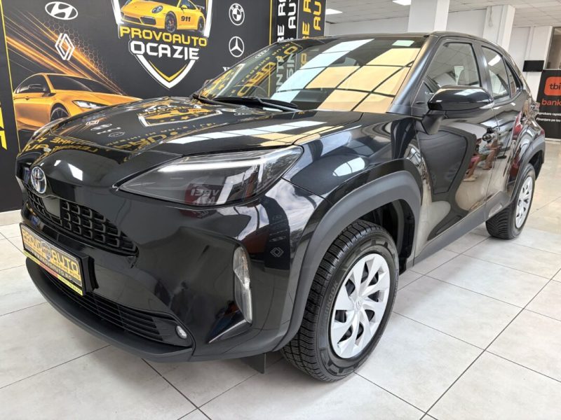 toyota-yaris-cross-hybrid-2023-12-digital-navi-led-camera-105-000-km