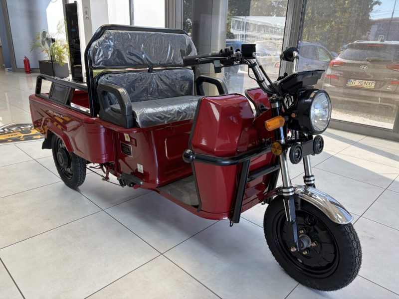 triciclu-electric-model-b03-1500w-60v-20ah-25km-h-fara-permis-rosu-aprins