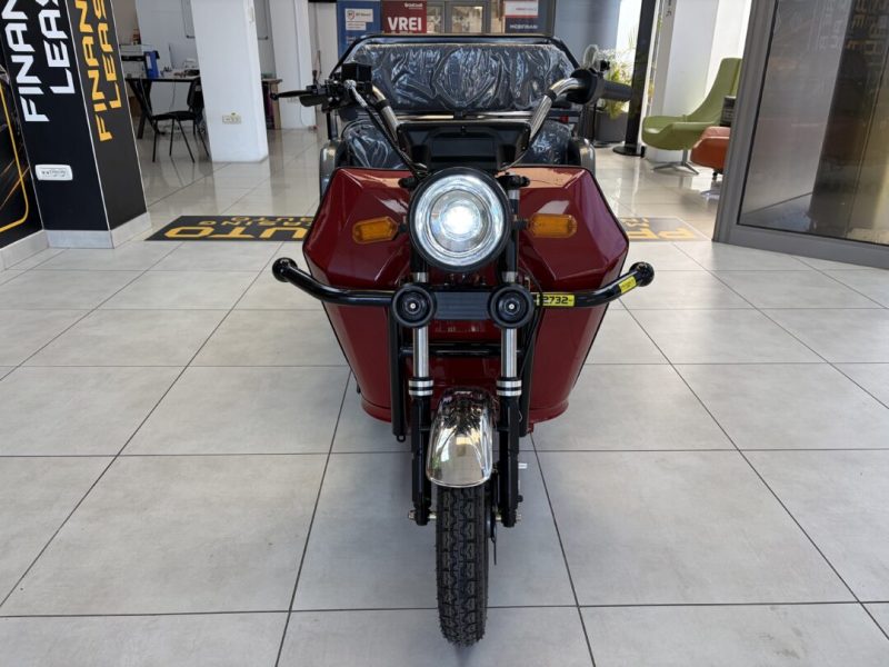 triciclu-electric-model-b03-1500w-60v-20ah-25km-h-fara-permis-rosu-aprins