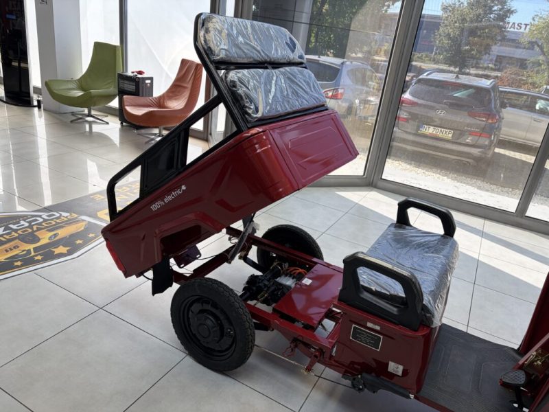 triciclu-electric-model-b03-1500w-60v-20ah-25km-h-fara-permis-rosu-aprins