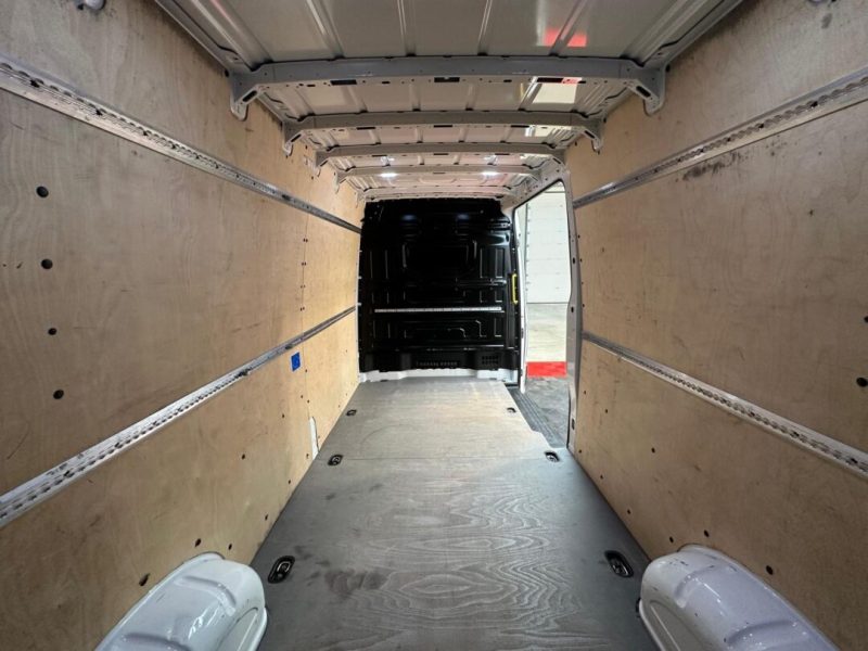 volkswagen-crafter-l4-h3-2019-12-tableta-navi-led-camera-105-000-km